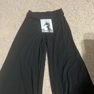 SMOOTH WIDE-LEG PANT